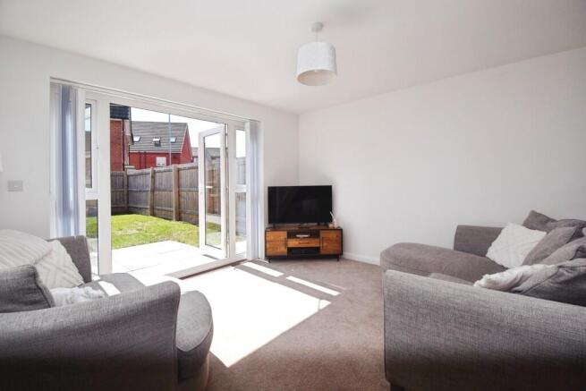 24effdd7-Living 2...