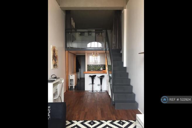 Mezzanine Bedroom 