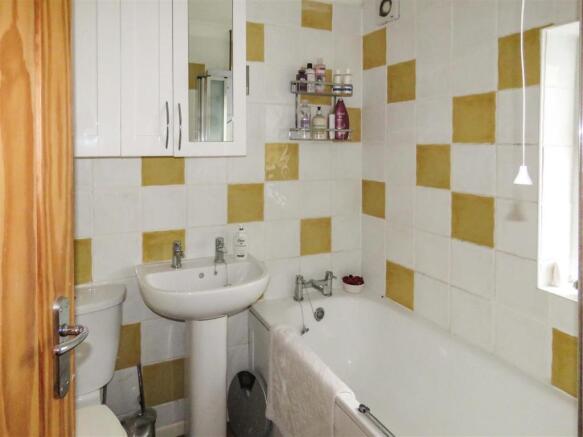 Bathroom.JPG