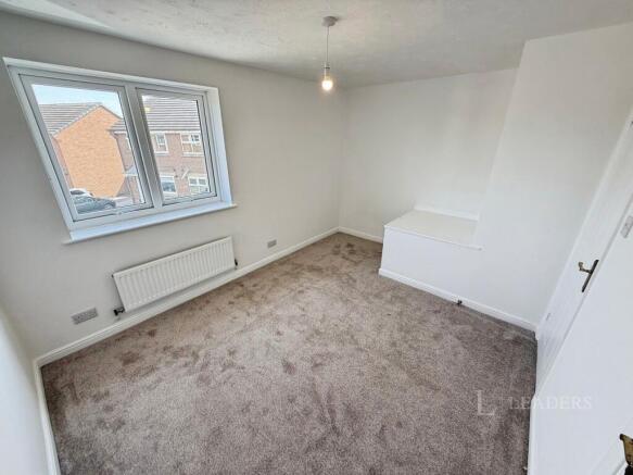 2 bed Terraced to rent Image 6