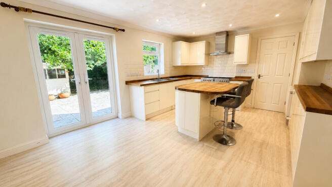 Dining to kitcher