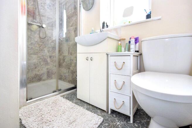 4 bed Detached for sale Image 7