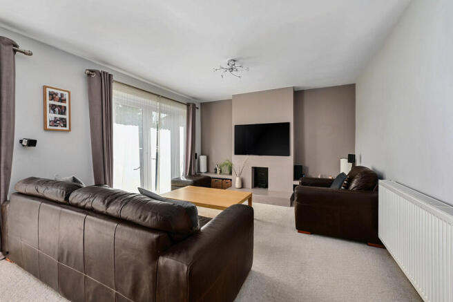 1 Selborne Close ...