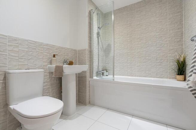 4 bed Detached for sale Image 11