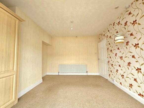 3 bed Terraced to rent Image 10