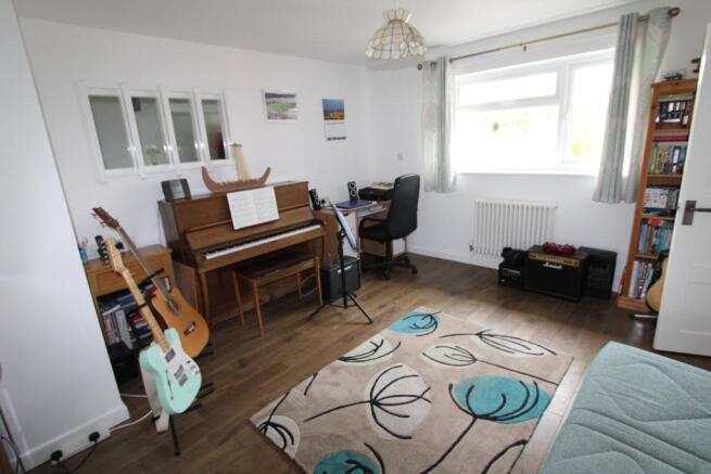 Bedroom 3/Study