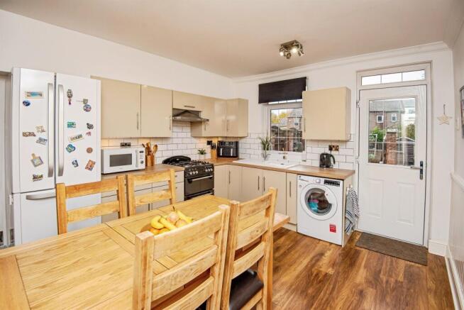 4 bed Terraced for sale Image 8