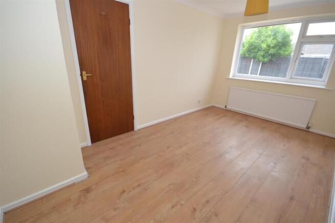 2 bed Semi-Detached Bungalow for sale Image 6