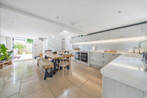 32a Sunset Cottage, Gore Road, Slough SL1 8AD