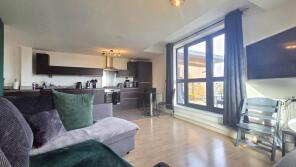 53, 5 7 Gateway Court, Parham Drive, Gants Hill, Ilford IG2 6LZ