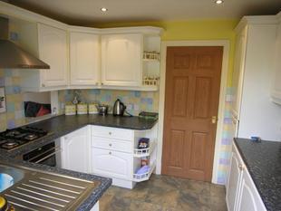 KITCHEN: