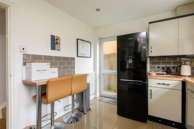 4 bed Detached for sale Image 6