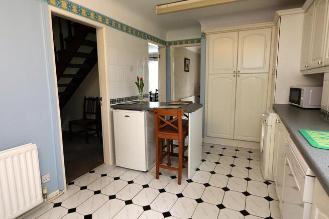 Kitchen 07.JPG