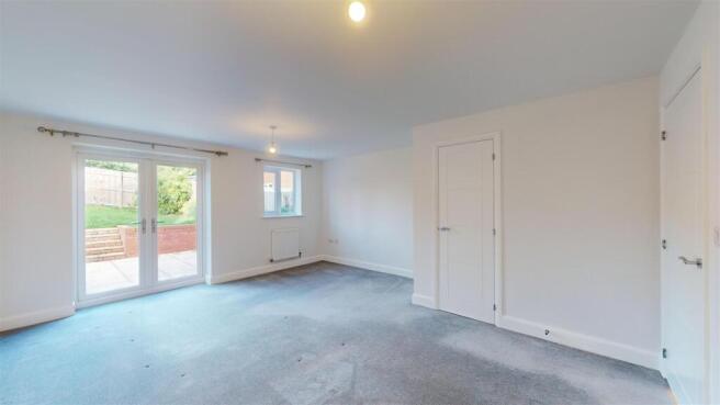 Hendrick Crescent 7 Living Dining Room.jpg