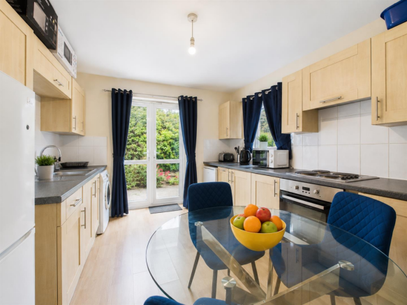 7 bed Block of Apartments for sale Image 11