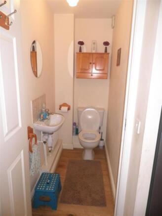 Cloakroom/wc