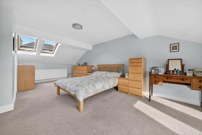 4 bed Detached for sale Image 11
