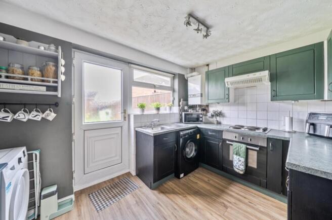 1402865-9-696f8cd2bbd3c