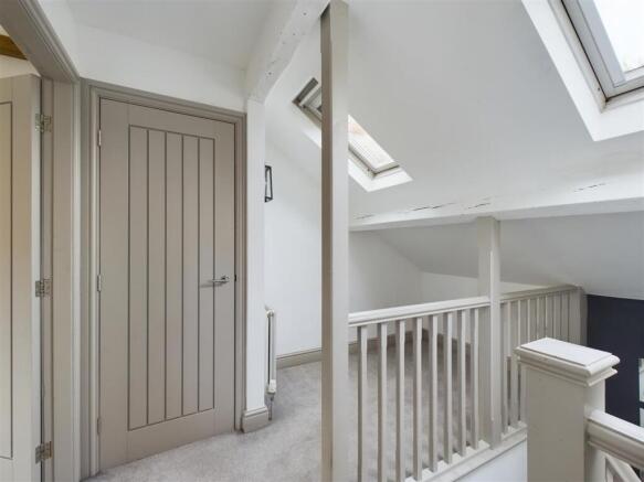2 bed Semi-Detached for sale Image 7