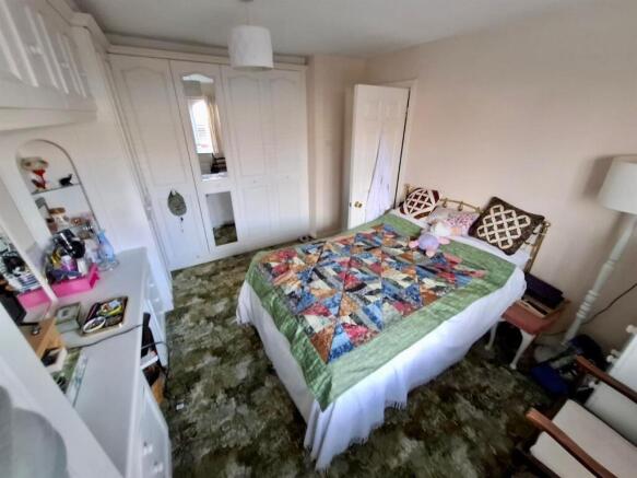 2 bed Apartment for sale Image 6