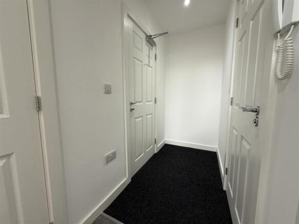 1 bed Apartment to rent Image 11