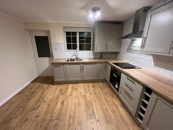 Kitchen 1.jpg