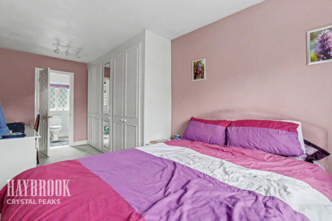 3 bed Semi-Detached for sale Image 9