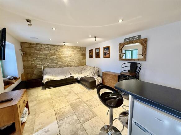2 bed Cottage for sale Image 8