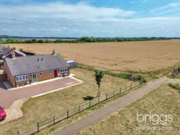 2, Starsmore Fields, Peterborough PE6 9AZ