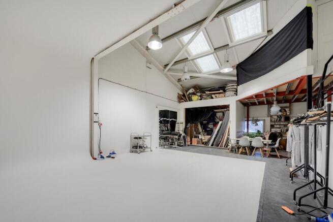 40 cromwell ind est-4513.jpg