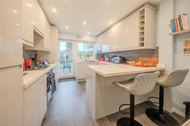 4 bed Link Detached House for sale Image 6