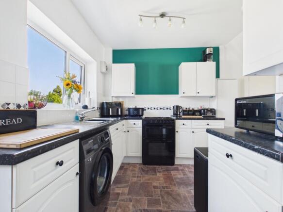 2 bed Semi-Detached for sale Image 10