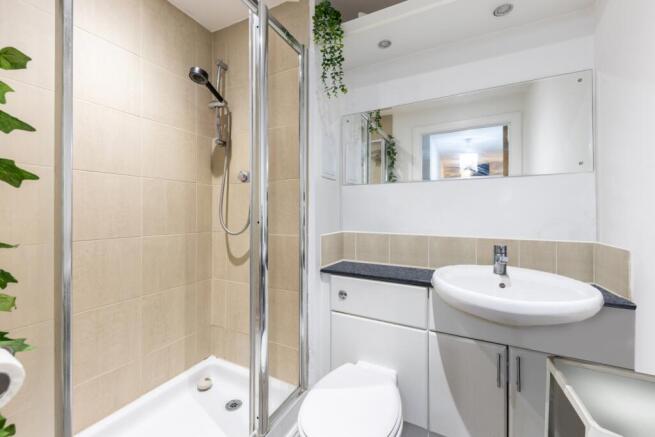 Master bedroom Ensuite