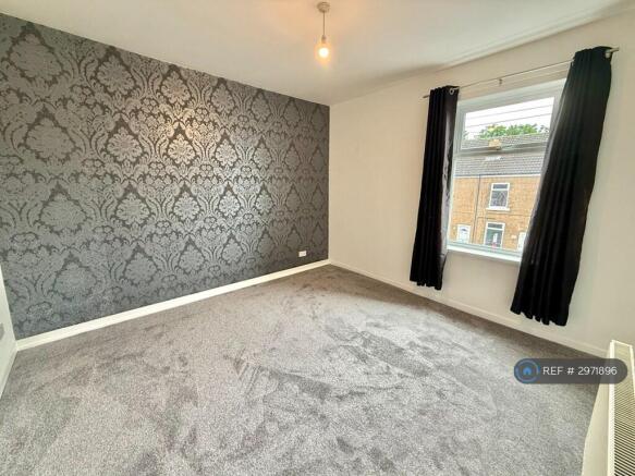 2 bed Terraced to rent Image 7