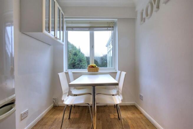 Kitchen 2.jpg