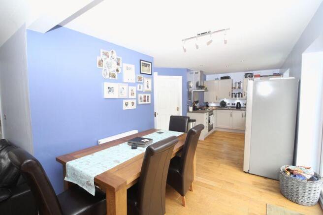 Kitchen/Dining...