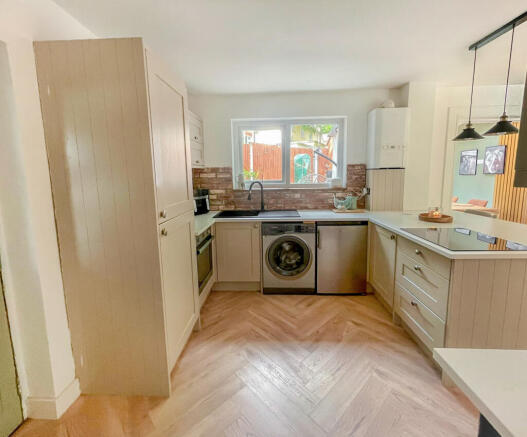 2 bed Semi-Detached for sale Image 10