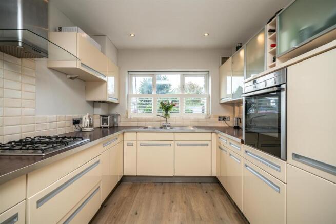 Kitchen1.jpg