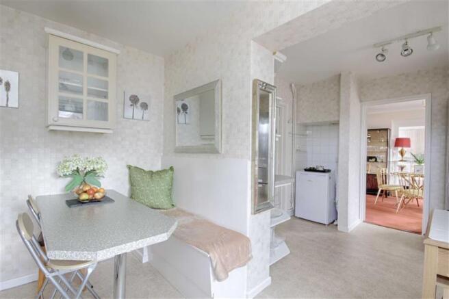 KITCHEN/BREAKFAST ROOM