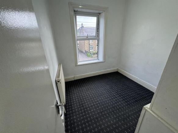 2 bed House to rent Image 5