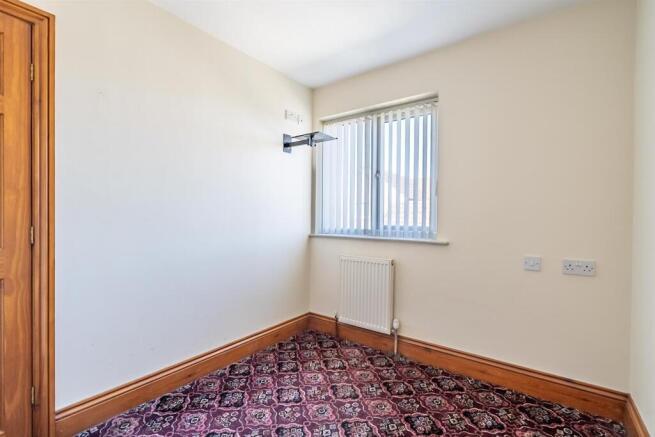 4 bed Detached to rent Image 12