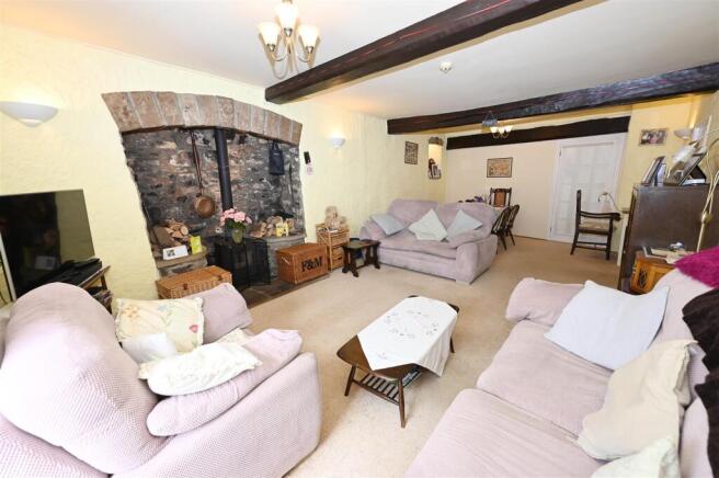 8 bed Detached for sale Image 7
