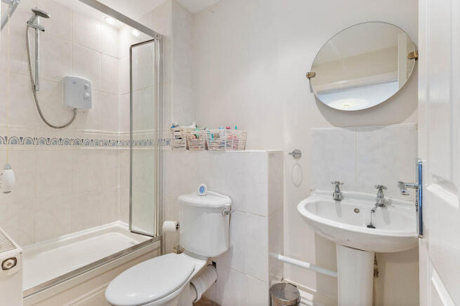 2 bed Apartment to rent Image 9