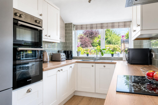 3 bed Semi-Detached for sale Image 7