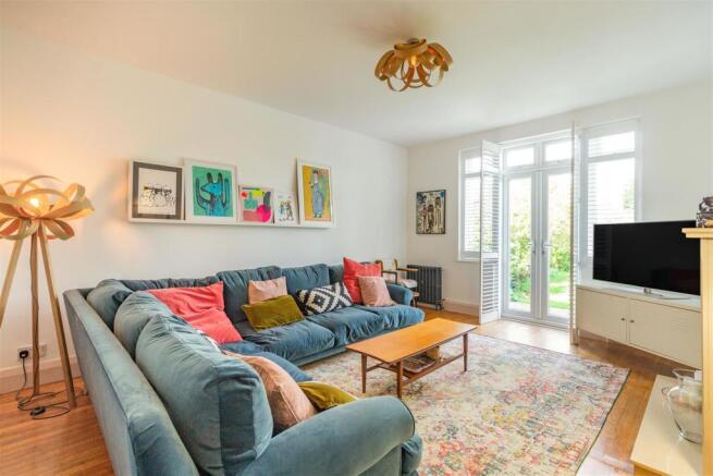 8504169-interior17.jpg
