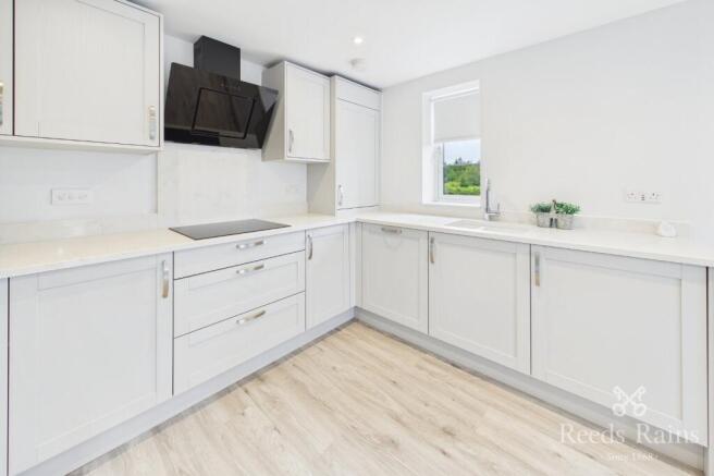 2 bed Apartment to rent Image 5
