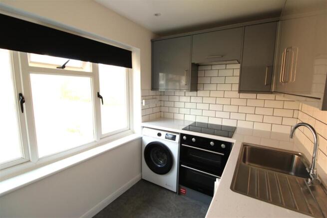 Kitchen 2.JPG