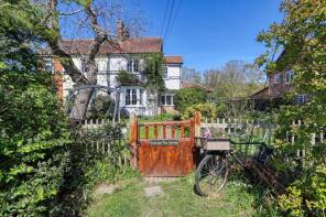 1, Walnut Tree Cottage, Brick Hill, Chobham, Woking GU24 8TQ