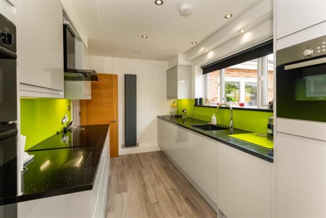 27 Crows Road (11).jpg
