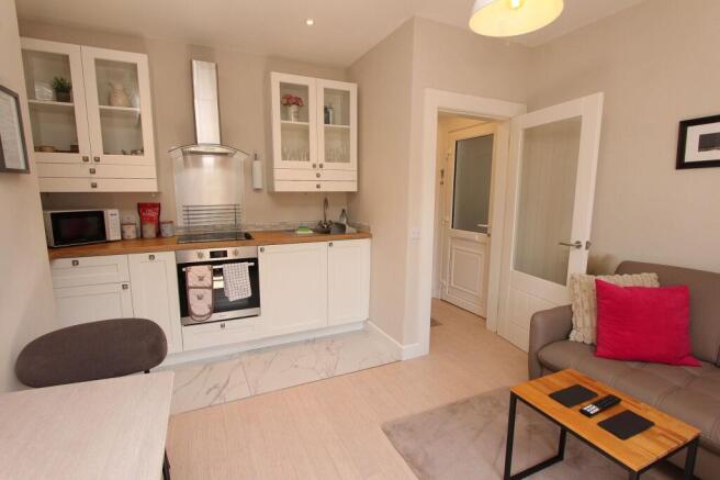 Lounge/Kitchen